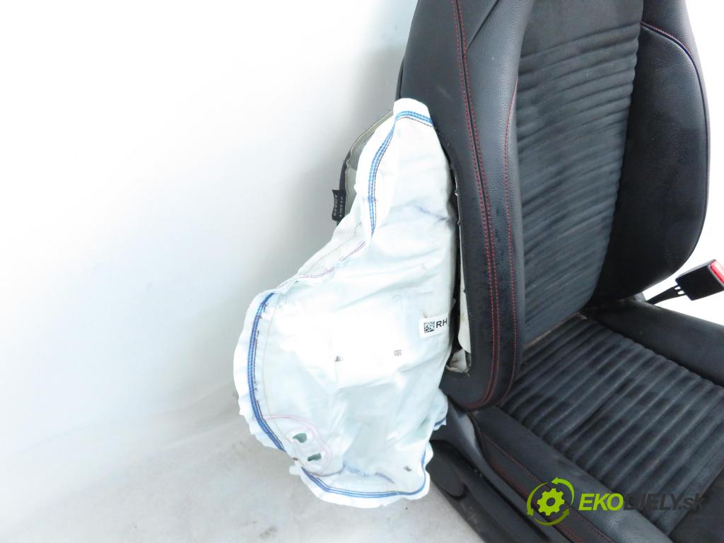 MERCEDES-BENZ CLA coupe (C117) COUPE 2013 2143,00 Fotele, kanapy 2143,00 Sedadlá, sedačky