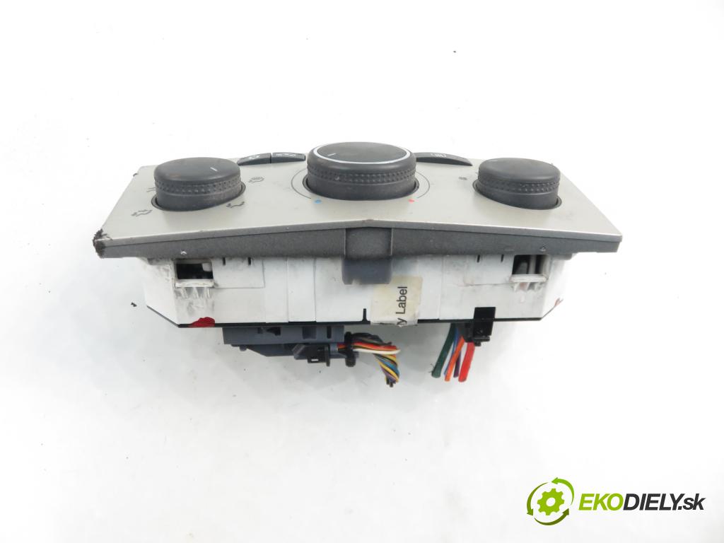 OPEL ASTRA H (A04) HB 2007 74,00 1.7 CDTI 100 - Z 17 DTH 1686,00 Panel kúrenia KLIMATIZACE: 13269404