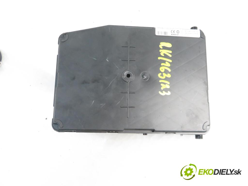RENAULT SCENIC II (JM0/1_) MINIVAN 2007 82,00 1.6 16V (JM1R) 112 - K4M 766 1598,00 MODUL BSI 8200780007 ; U118400140J