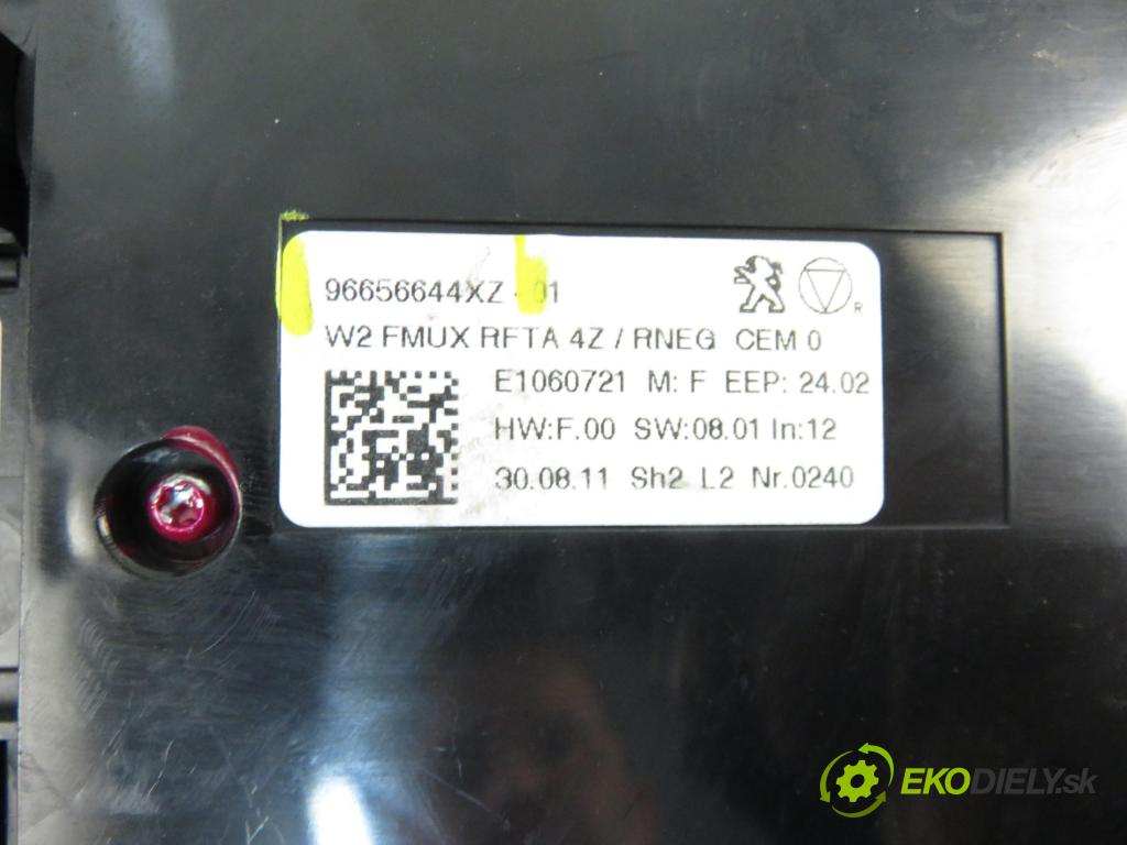 PEUGEOT 508 I (8D_) SEDAN 2011 120,00 2.0 HDi - RHH (DW10CTED4) 1997,00 palubná doska 96656644XZ