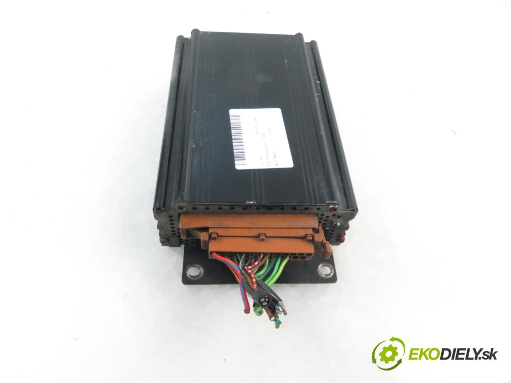 AUDI A6 Avant (4B5, C5) KOMBI 1998 110,00 2.5 TDI quattro - AFB 2496,00 Zosilňovač 185678001 (Zosilňovače)