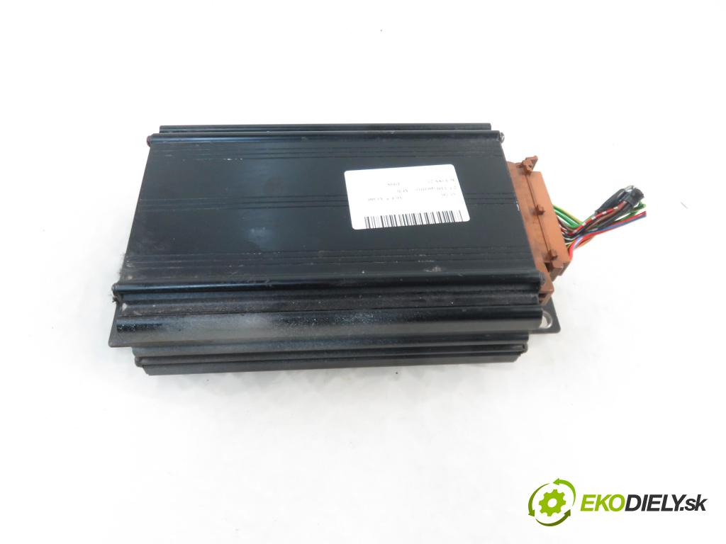 AUDI A6 Avant (4B5, C5) KOMBI 1998 110,00 2.5 TDI quattro - AFB 2496,00 Zosilňovač 185678001 (Zosilňovače)