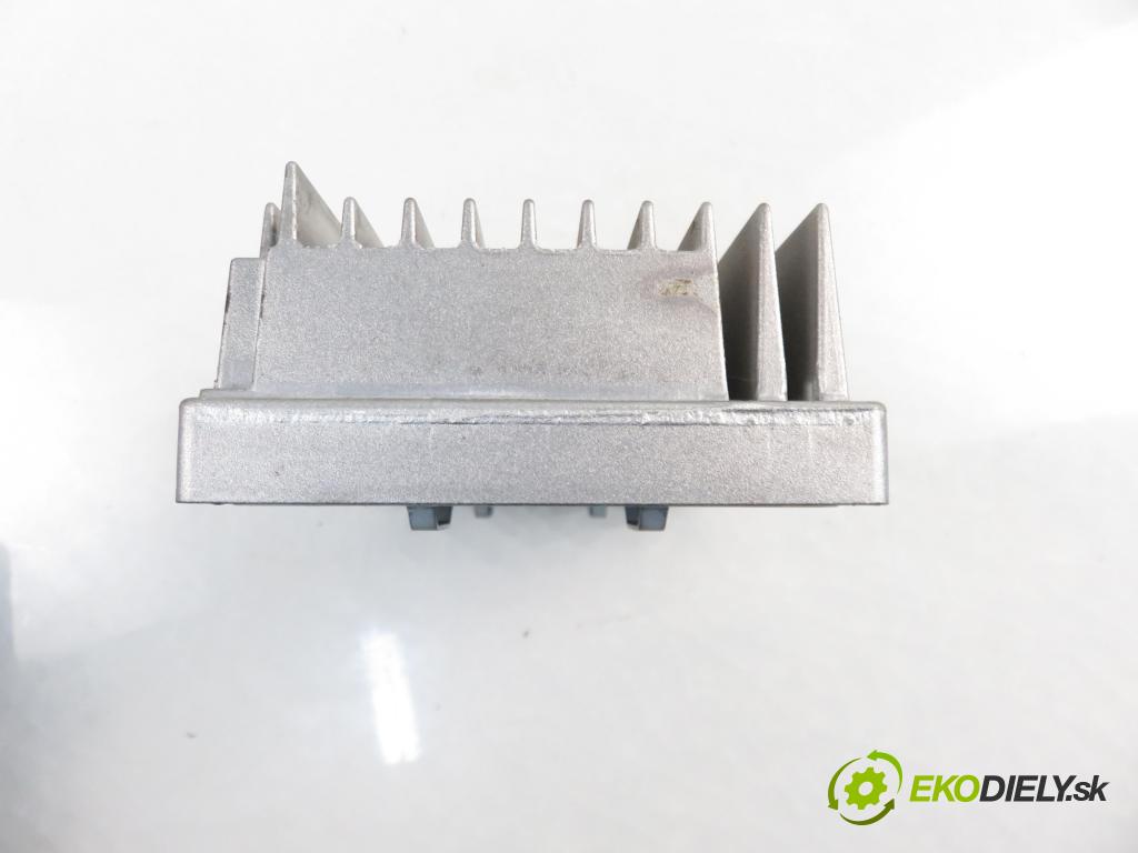 BMW X1 (E84) CROSSOVER 2011 130,00 sDrive 20 d 177 - N47 D20 C 1995,00 Zosilňovač 9233961 (Zosilňovače)