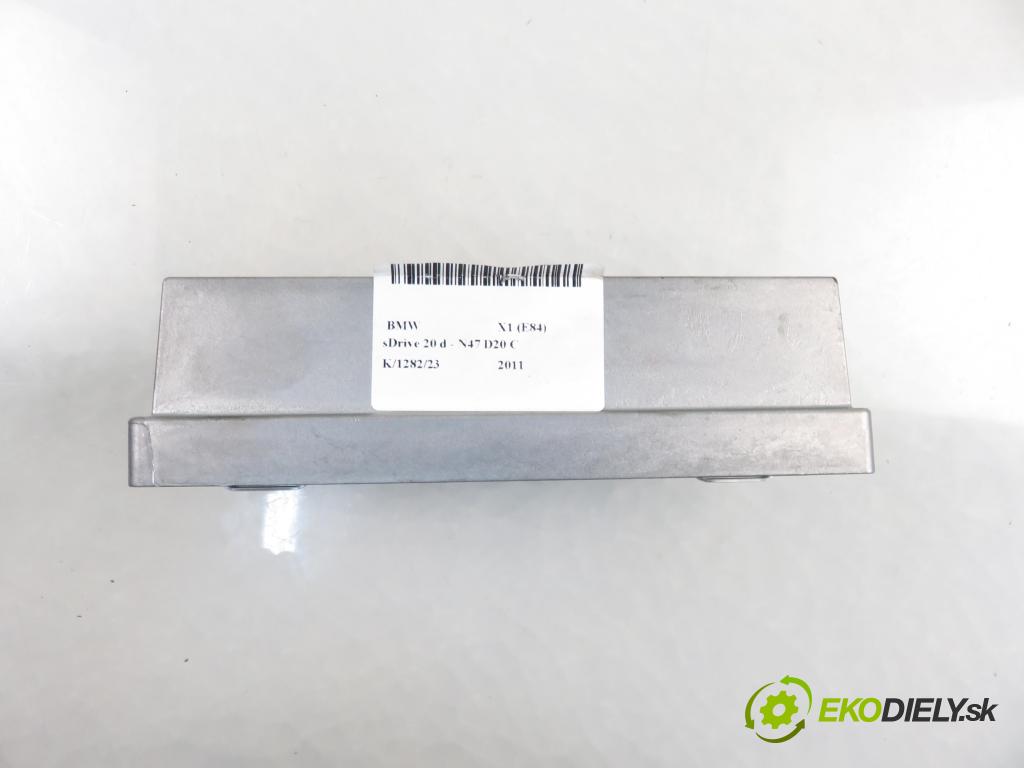 BMW X1 (E84) CROSSOVER 2011 130,00 sDrive 20 d 177 - N47 D20 C 1995,00 Zosilňovač 9233961 (Zosilňovače)