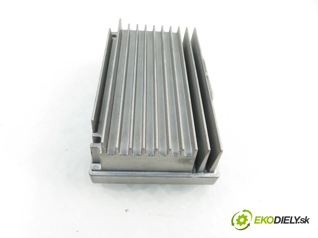 BMW X1 (E84) CROSSOVER 2011 130,00 sDrive 20 d 177 - N47 D20 C 1995,00 Zosilňovač 9233961 (Zosilňovače)