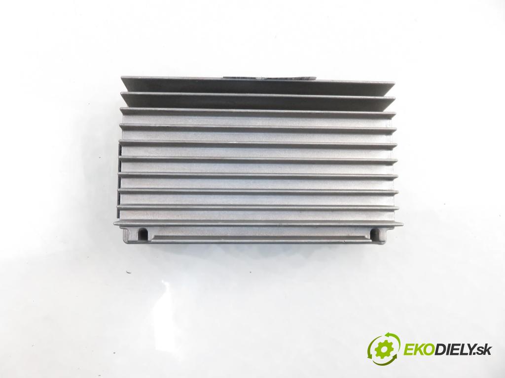 BMW X1 (E84) CROSSOVER 2011 130,00 sDrive 20 d 177 - N47 D20 C 1995,00 Zosilňovač 9233961 (Zosilňovače)