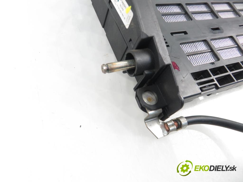 BMW X1 (E84) CROSSOVER 2011 130,00 sDrive 20 d 177 - N47 D20 C 1995,00 Výhrevné teleso, radiátor kúrenia elektrická 9194595 (Radiátory kúrenia)