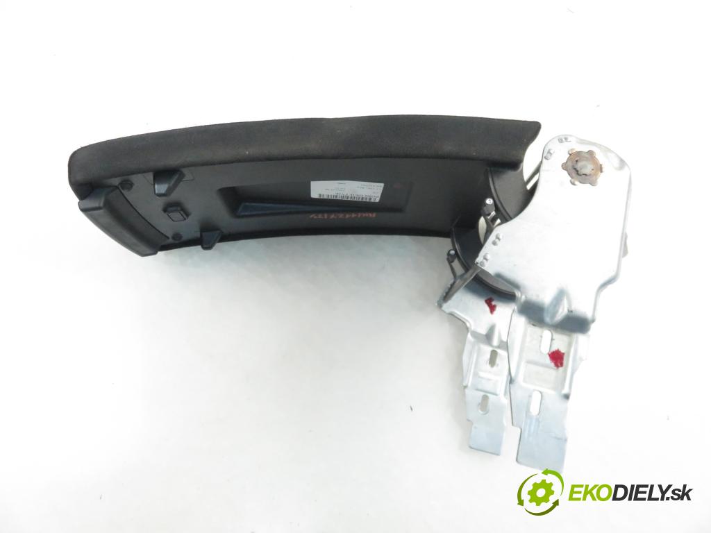 VW PASSAT B6 (3C2) KOMBI 2006 77,00 1.9 TDI - BLS 1896,00 Lakťová opierka 3C0864207B