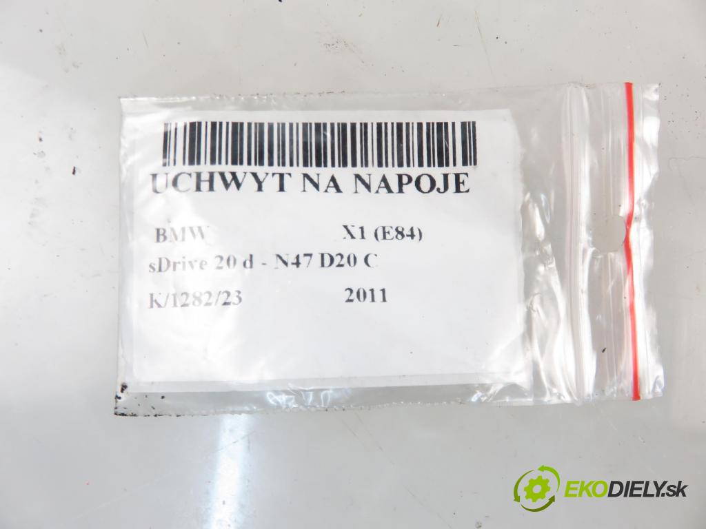 BMW X1 (E84) CROSSOVER 2011 130,00 sDrive 20 d 177 - N47 D20 C 1995,00 Držiak na nápoje (Úchyty, držiaky na nápoje)