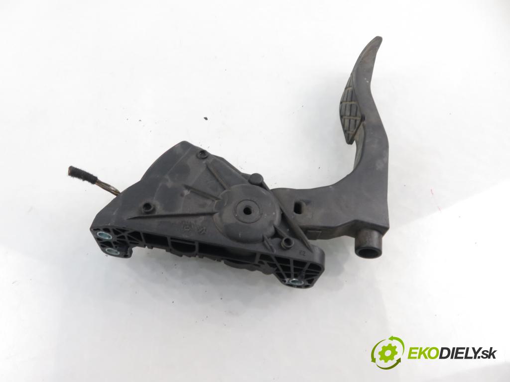 AUDI A6 Avant (4F5, C6) KOMBI 2005 132,00 2.7 TDI - BPP 2698,00 Potenciometer plynového pedálu 4F1721523A ; 6PV00898405 (Pedále)