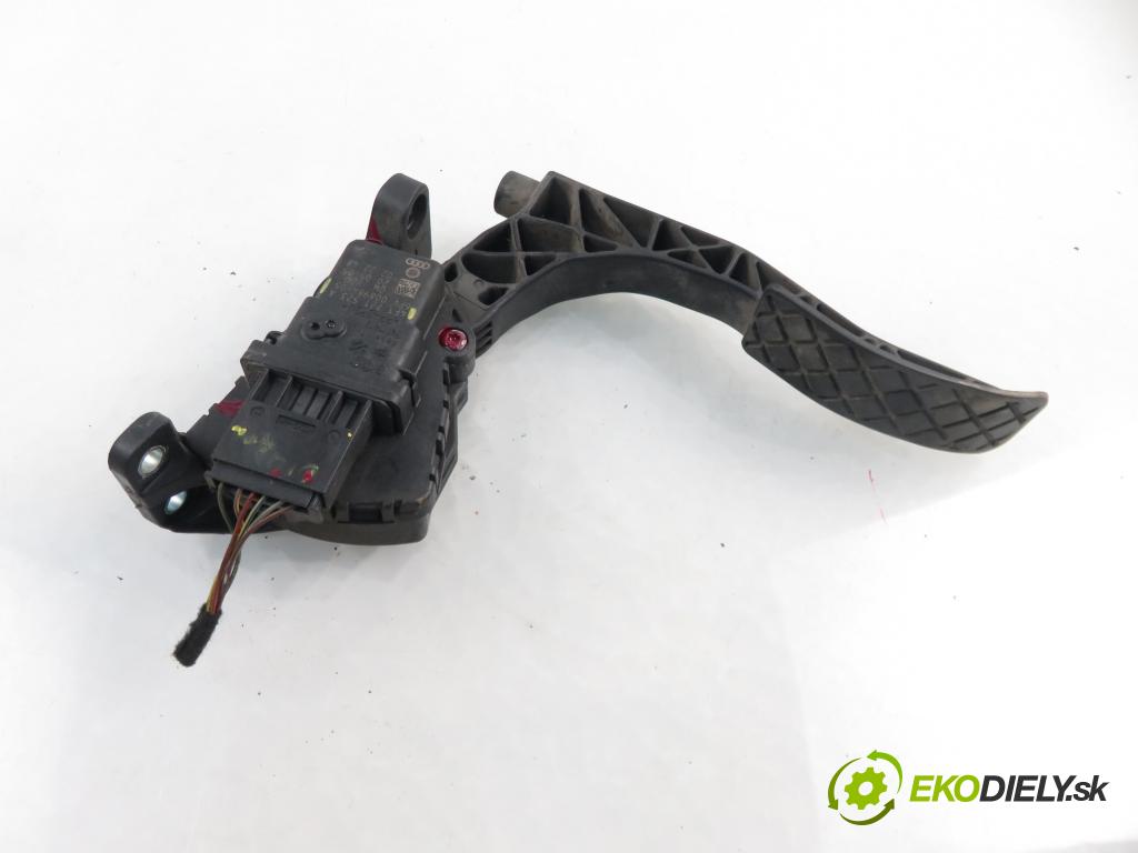 AUDI A6 Avant (4F5, C6) KOMBI 2005 132,00 2.7 TDI - BPP 2698,00 Potenciometer plynového pedálu 4F1721523A ; 6PV00898405 (Pedále)