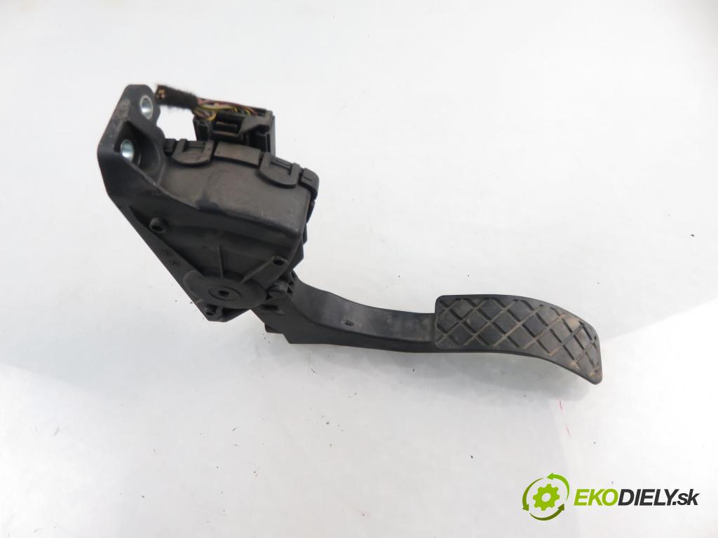 AUDI A6 Avant (4F5, C6) KOMBI 2005 132,00 2.7 TDI - BPP 2698,00 Potenciometer plynového pedálu 4F1721523A ; 6PV00898405 (Pedále)