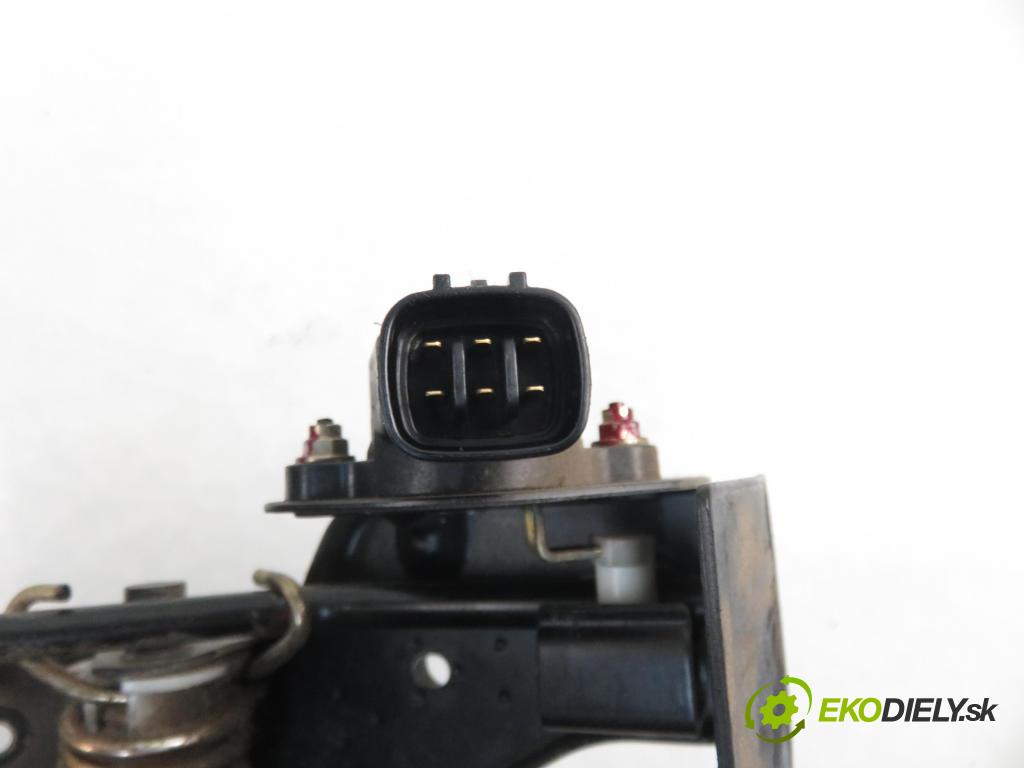 TOYOTA AVENSIS Kombi (_T25_) KOMBI 2004 85,00 2.0 D-4D 116 - 1CD-FTV 1995,00 Potenciometer plynového pedálu 8928152021 ; 1983003041 (Pedále)