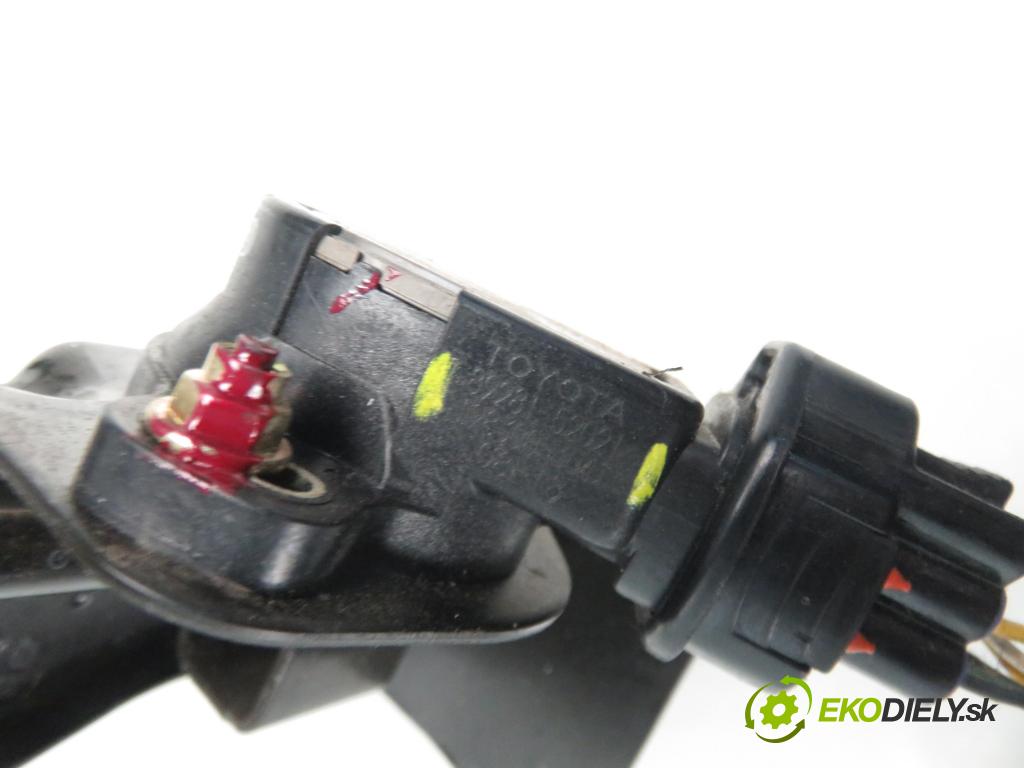 TOYOTA AVENSIS Kombi (_T25_) KOMBI 2004 85,00 2.0 D-4D 116 - 1CD-FTV 1995,00 Potenciometer plynového pedálu 8928152021 ; 1983003041 (Pedále)