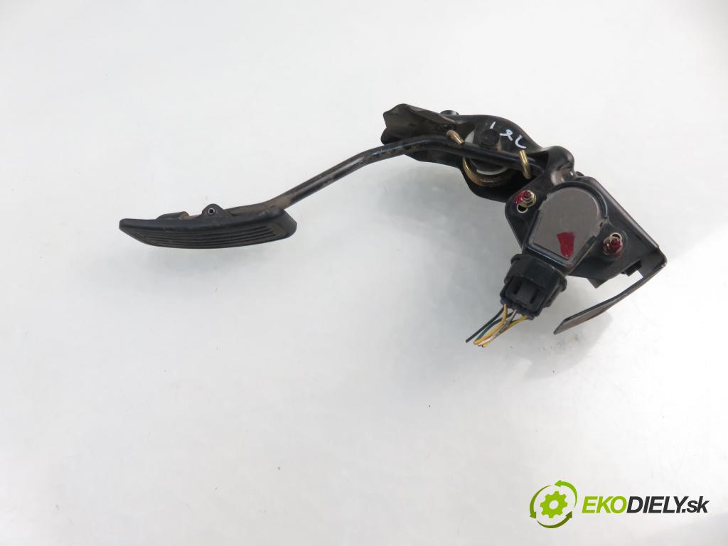 TOYOTA AVENSIS Kombi (_T25_) KOMBI 2004 85,00 2.0 D-4D 116 - 1CD-FTV 1995,00 Potenciometer plynového pedálu 8928152021 ; 1983003041 (Pedále)