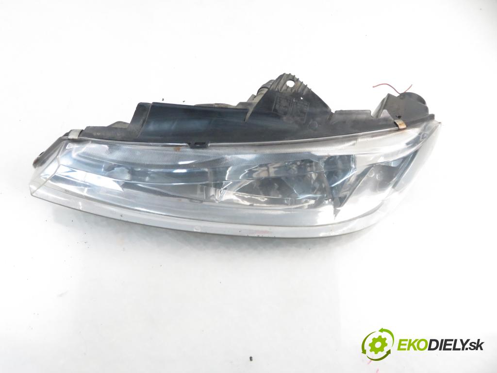 PEUGEOT 406 Break (8E/F) KOMBI 2000 100,00 2.0 16V 136 - RFN (EW10J4) 1997,00 Svetlo LP