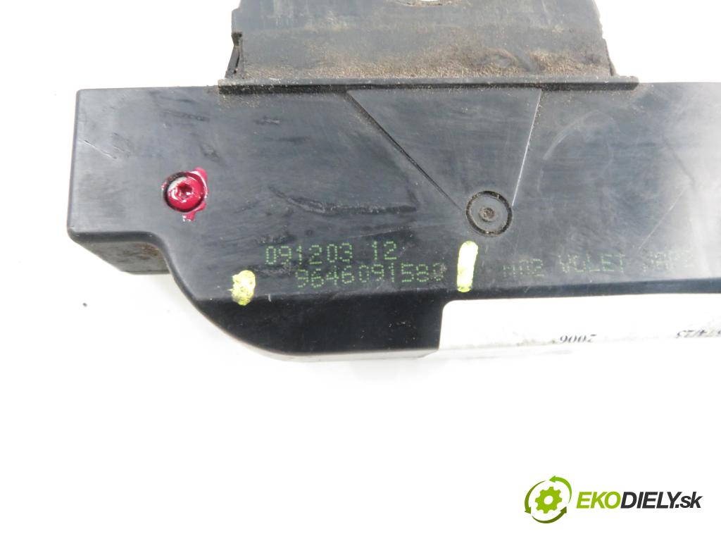PEUGEOT 206 SW (2E/K) KOMBI 2006 50,00 1.4 HDi - 8HX (DV4TD) 1398,00 zámok dverí kufor EL. 9646091580