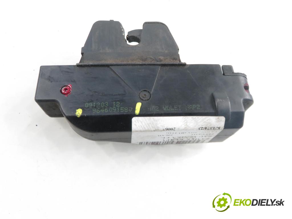 PEUGEOT 206 SW (2E/K) KOMBI 2006 50,00 1.4 HDi - 8HX (DV4TD) 1398,00 zámok dverí kufor EL. 9646091580