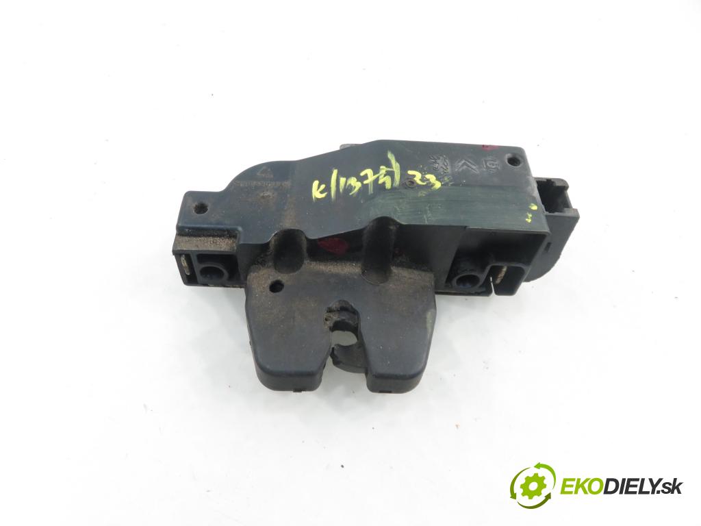 PEUGEOT 206 SW (2E/K) KOMBI 2006 50,00 1.4 HDi - 8HX (DV4TD) 1398,00 zámok dverí kufor EL. 9646091580