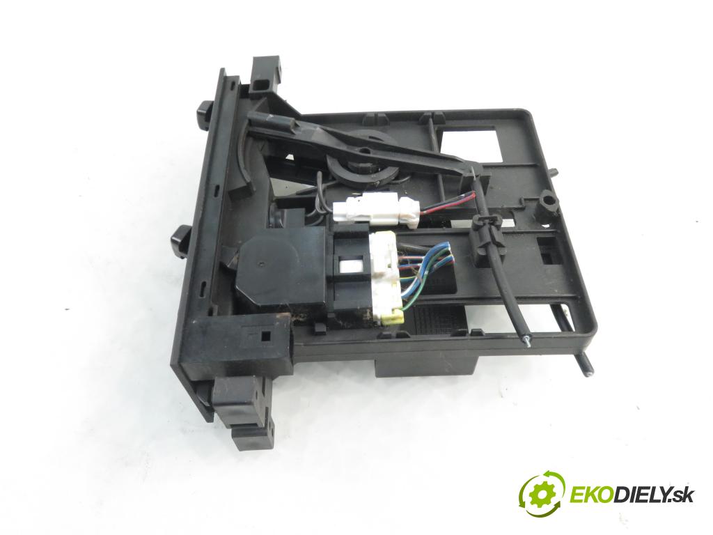 FORD MAVERICK (UDS, UNS) TERENOWY 1995 91,00 2.4 i - KA24-E 2389,00 Panel kúrenia 5971030769