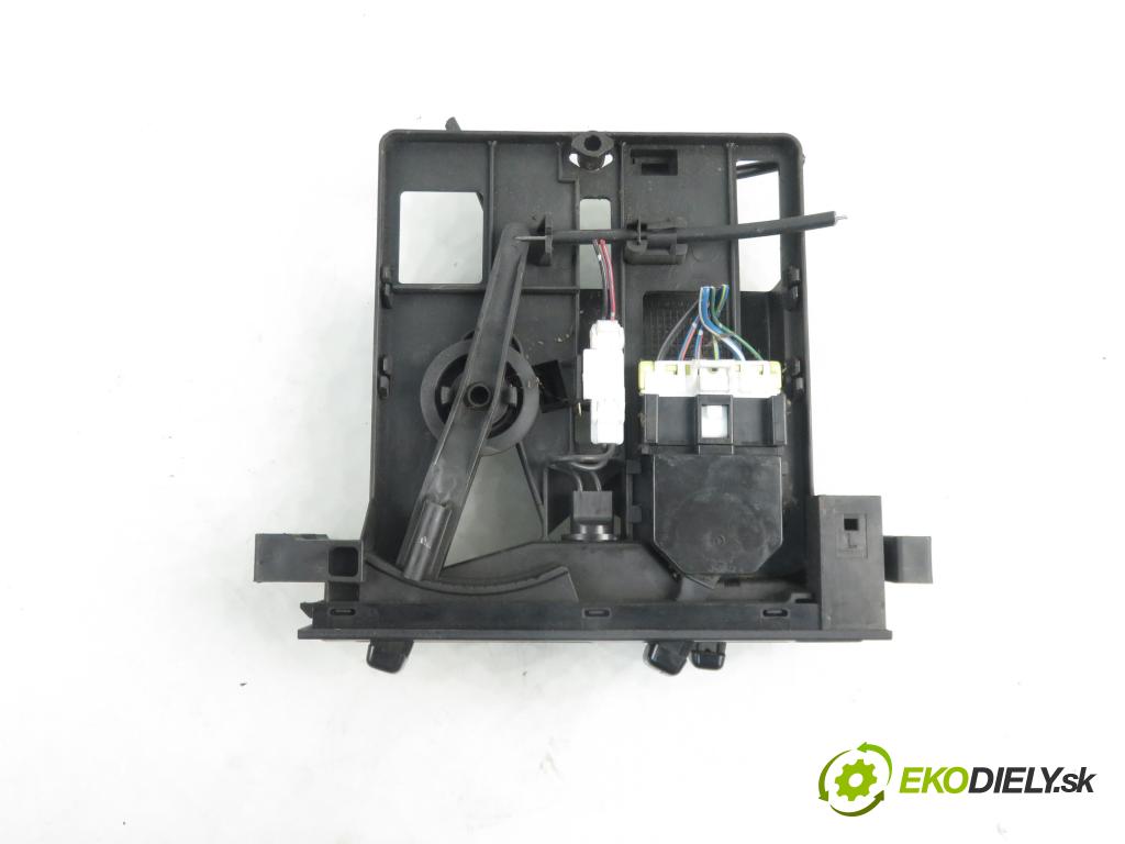 FORD MAVERICK (UDS, UNS) TERENOWY 1995 91,00 2.4 i - KA24-E 2389,00 Panel kúrenia 5971030769