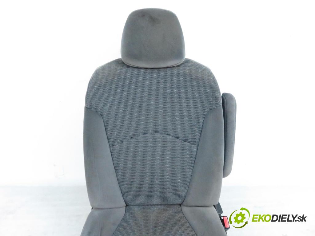 PEUGEOT 807 (EB_) MINIVAN 2006 94,00 2.2 HDi - 4HW (DW12TED4) 2179,00 Sedadlo CESTUJÚCI/PP