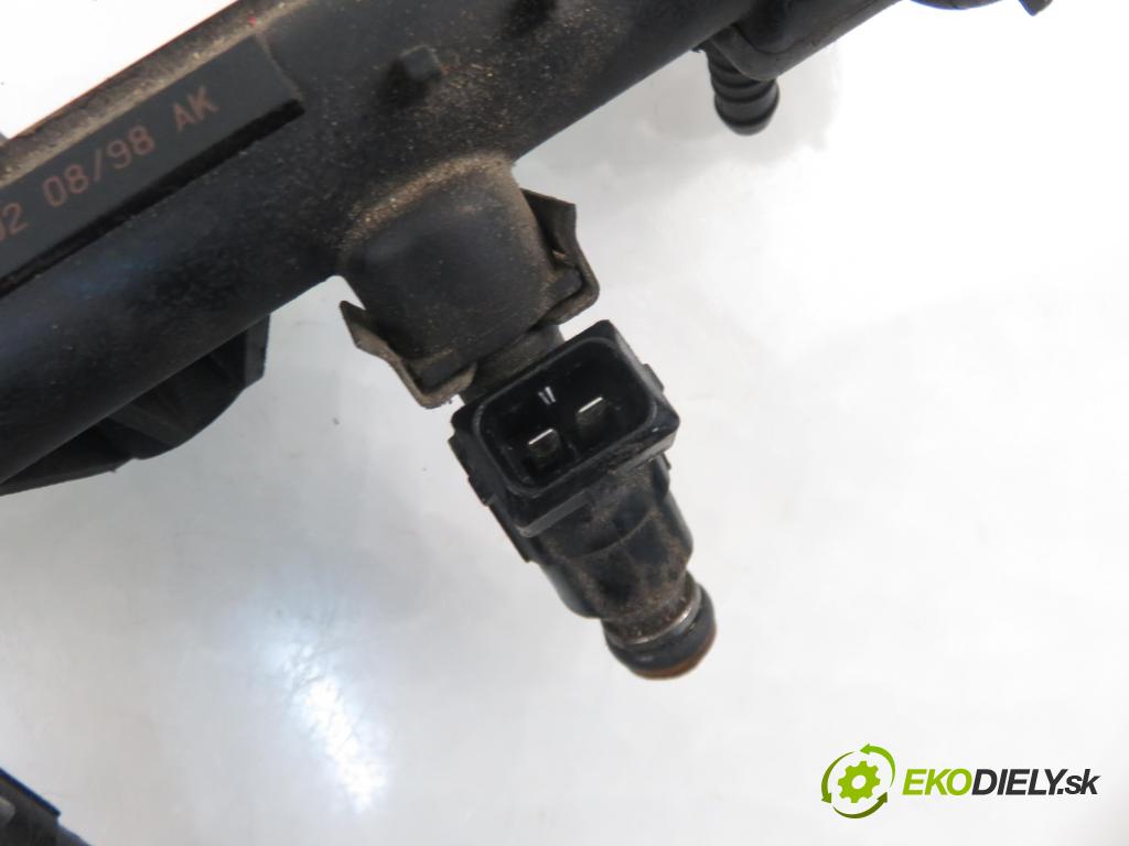 SEAT AROSA (6H) HB 1996 37,00 1 - ANV 999,00 Lišta vstrekovacia 030133319L ; 0280151058 ; 0280155731 (Vstrekovacie lišty)