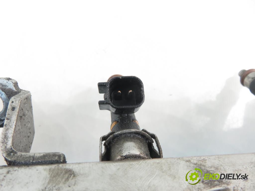 MAZDA 6 Hatchback (GG) LIFTBACK 2006 108,00 2.0 147 - LFF7 1999,00 Lišta vstrekovacia 6M8G9D280AA ; 6M8GBA (Vstrekovacie lišty)