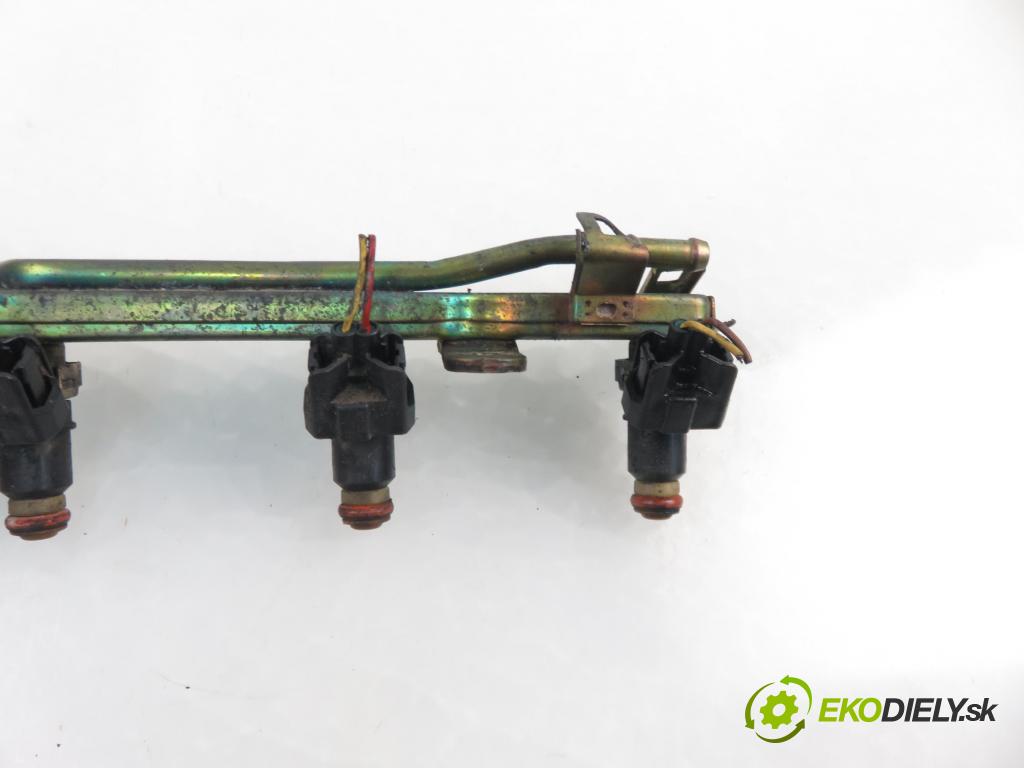 HONDA CIVIC VII Hatchback (EU, EP, EV) HB 2002 55,00 1.4 i 75 - D14Z6 1396,00 Lišta vstrekovacia (Vstrekovacie lišty)