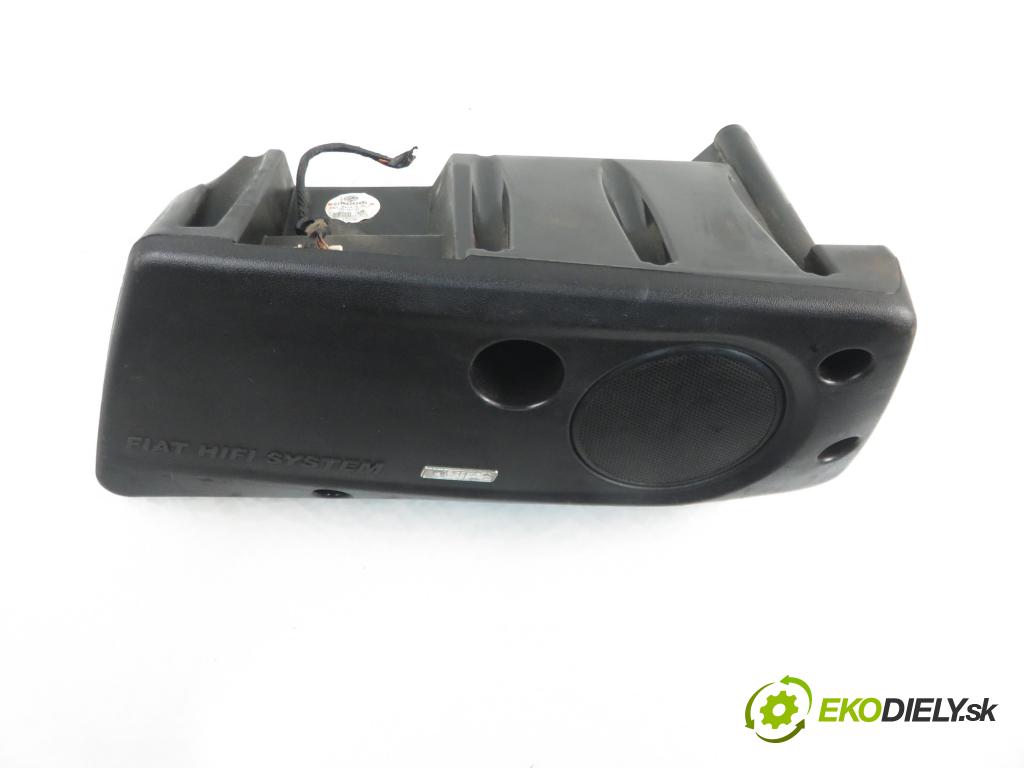 FIAT GRANDE PUNTO (199_) HB 2009 88,00 1.6 D Multijet - 955 A3.000 1598,00 subwoofer 07354242490 (Audio zariadenia)