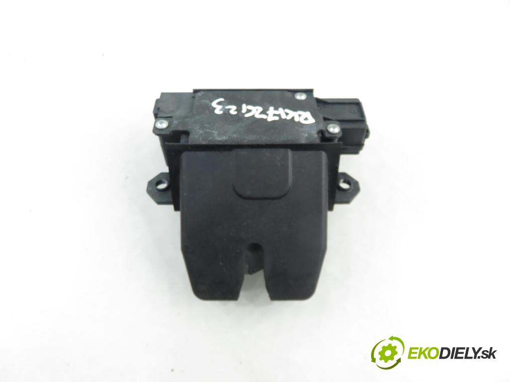 FORD FOCUS C-MAX (DM2) MINIVAN 2004 80,00 1.6 TDCi 109 - G8DA 1560,00 zámok dverí kufor EL. 3M51R442A66AM