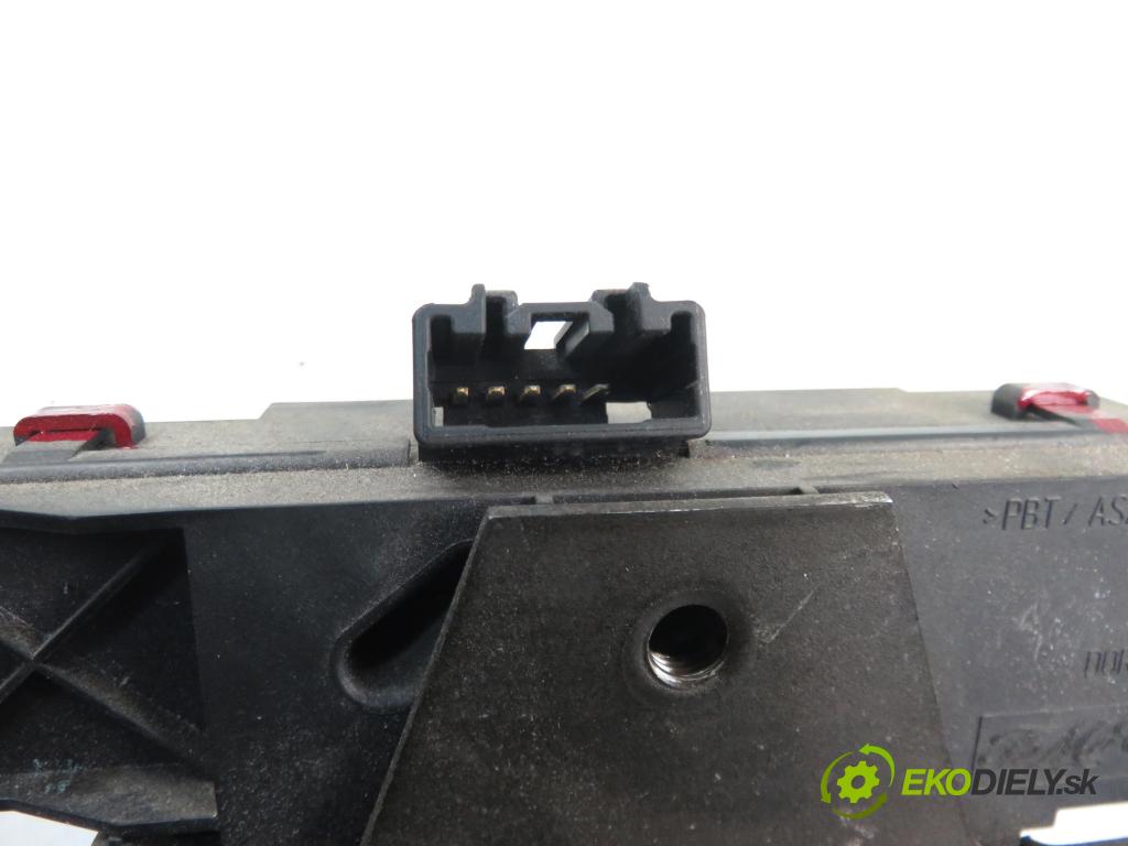 FORD FOCUS C-MAX (DM2) MINIVAN 2004 80,00 1.6 TDCi 109 - G8DA 1560,00 zámok dverí kufor EL. 3M51R442A66AM