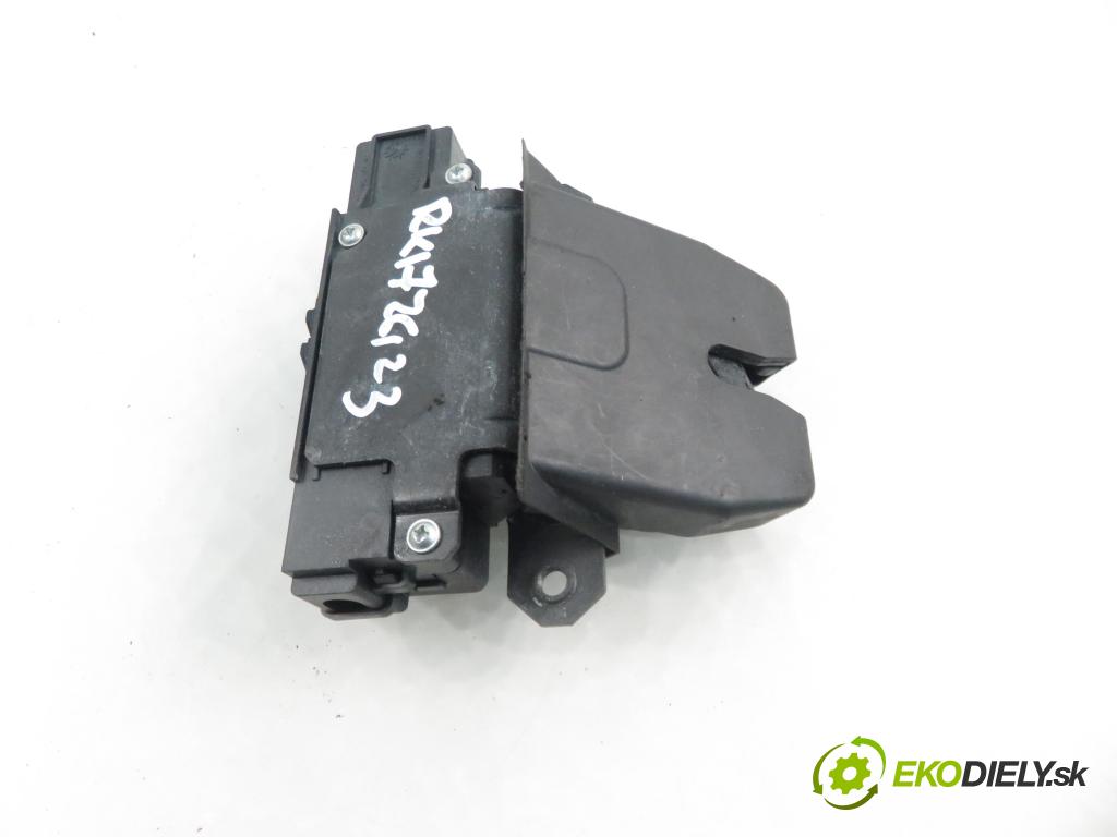 FORD FOCUS C-MAX (DM2) MINIVAN 2004 80,00 1.6 TDCi 109 - G8DA 1560,00 zámok dverí kufor EL. 3M51R442A66AM