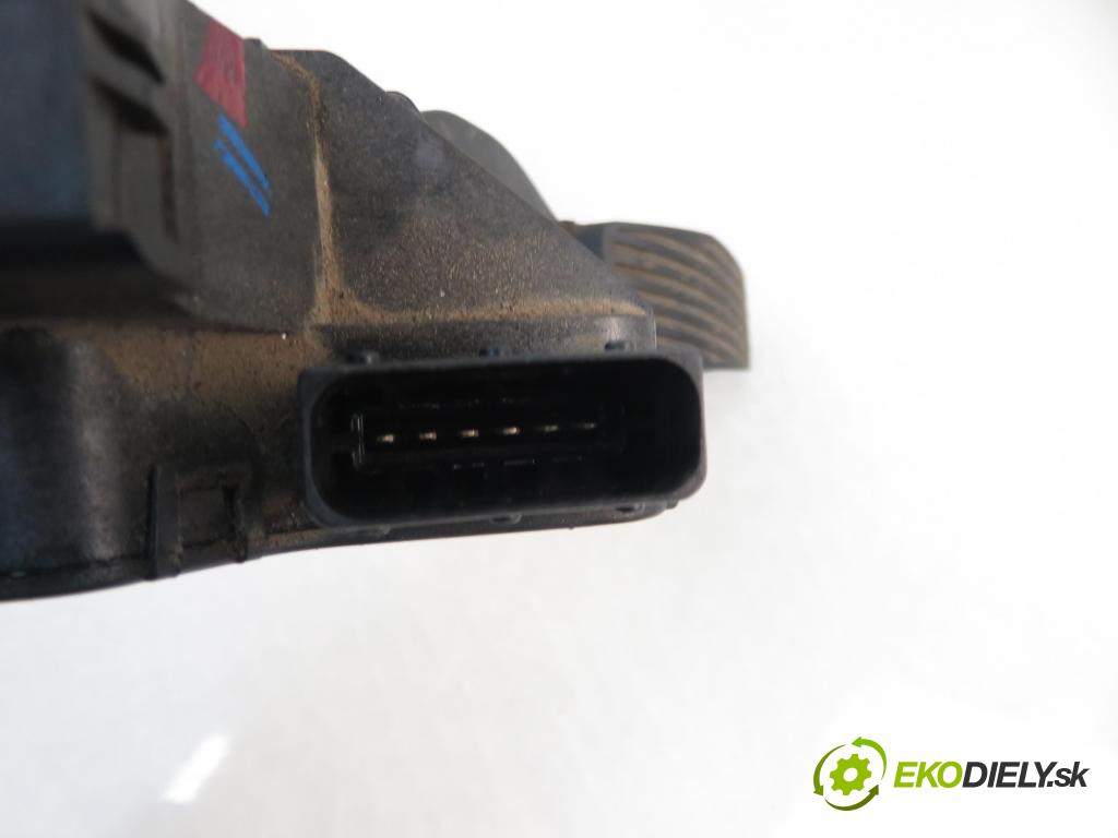 FIAT GRANDE PUNTO (199_) HB 2009 88,00 1.6 D Multijet - 955 A3.000 1598,00 Potenciometer plynového pedálu 55702020 (Pedále)