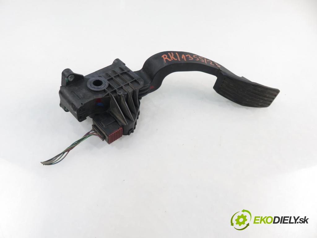 FIAT GRANDE PUNTO (199_) HB 2009 88,00 1.6 D Multijet - 955 A3.000 1598,00 Potenciometer plynového pedálu 55702020 (Pedále)