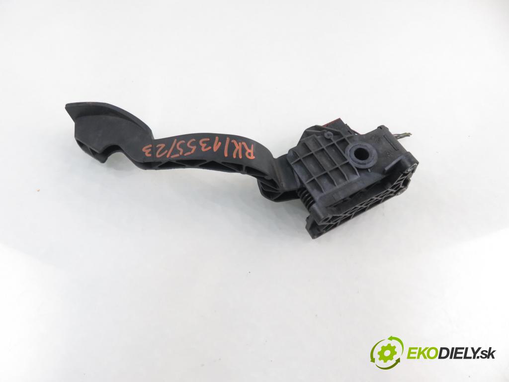 FIAT GRANDE PUNTO (199_) HB 2009 88,00 1.6 D Multijet - 955 A3.000 1598,00 Potenciometer plynového pedálu 55702020 (Pedále)