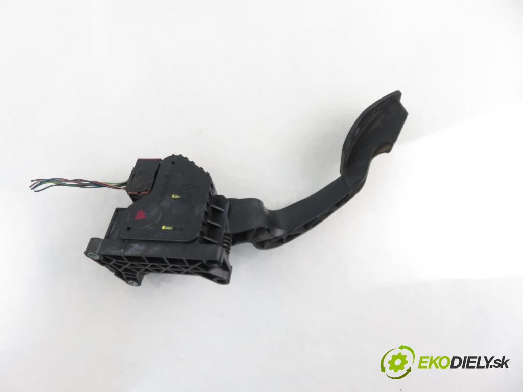 FIAT GRANDE PUNTO (199_) HB 2009 88,00 1.6 D Multijet - 955 A3.000 1598,00 Potenciometer plynového pedálu 55702020 (Pedále)