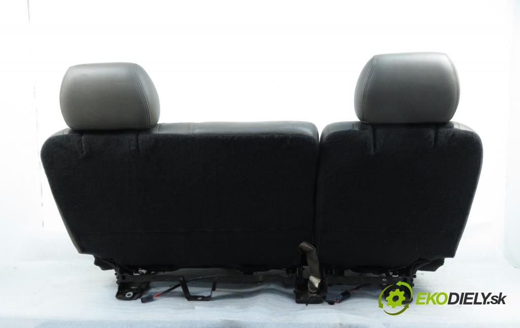 HUMMER HUMMER H2 SUV 2003 232,00 6.0 V8 VORTEC AWD 315 (232kW)-(LQ4(364CUV8)) 5964,00 Sedadlá, sedačky Sedadlo