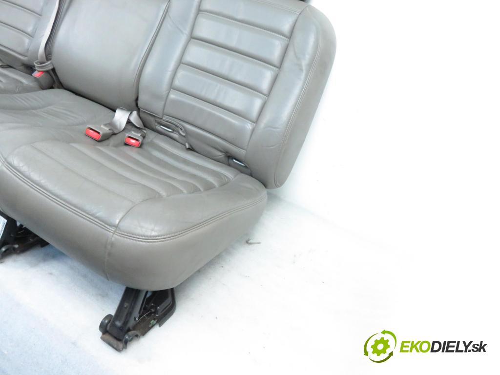 HUMMER HUMMER H2 SUV 2003 232,00 6.0 V8 VORTEC AWD 315 (232kW)-(LQ4(364CUV8)) 5964,00 Sedadlá, sedačky Sedadlo