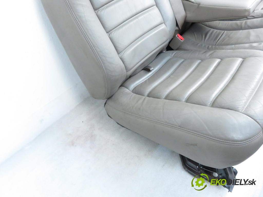 HUMMER HUMMER H2 SUV 2003 232,00 6.0 V8 VORTEC AWD 315 (232kW)-(LQ4(364CUV8)) 5964,00 Sedadlá, sedačky Sedadlo