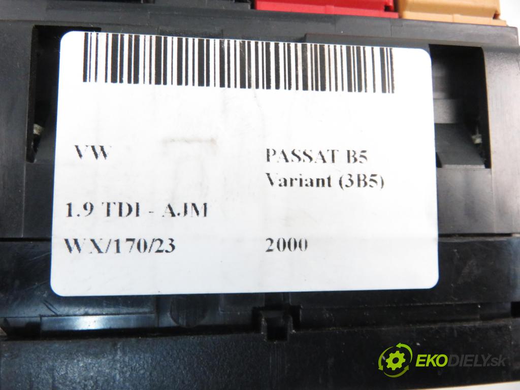 VW PASSAT B5 Variant (3B5) KOMBI 2000 85,00 1.9 TDI - AJM 1896,00 Panel kúrenia KLIMATRONIK 3B1907044D