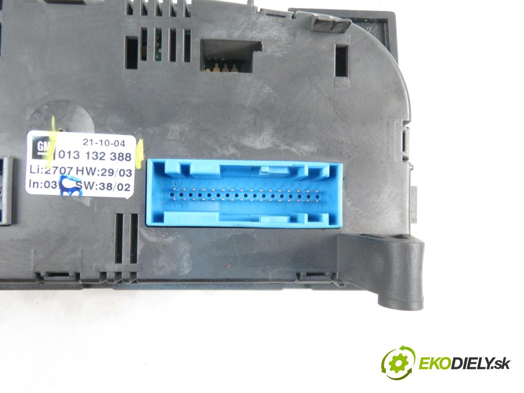 OPEL MERIVA A nadwozie wielkoprzestrzenne (MPV) (X03) HB 2004 74,00 1.7 CDTI 100 - Z 17 DTH 1686,00 Panel kúrenia KLIMATRONIK 013132388