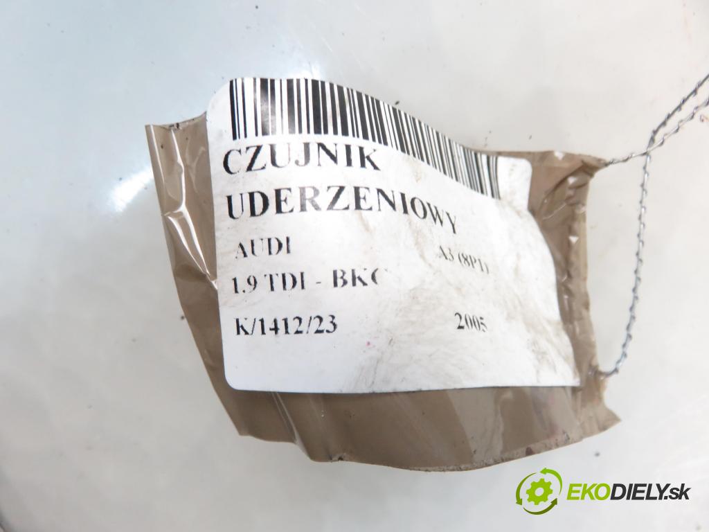 AUDI A3 (8P1) HB 2005 77,00 1.9 TDI PD 105 - BKC 1896,00 Snímač nárazu 8E0959651B (Snímače nárazu)