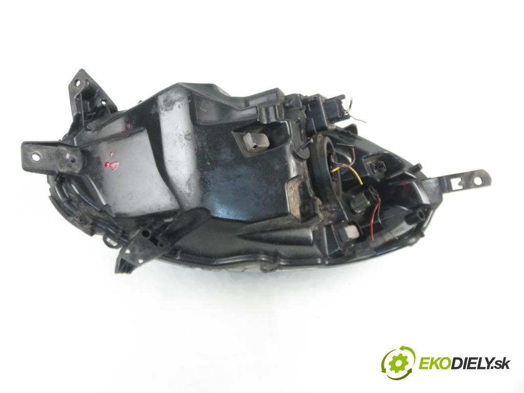 NISSAN MICRA III (K12) HB 2003 59,00 1.2 16V - CR12DE 1240,00 Svetlo PP