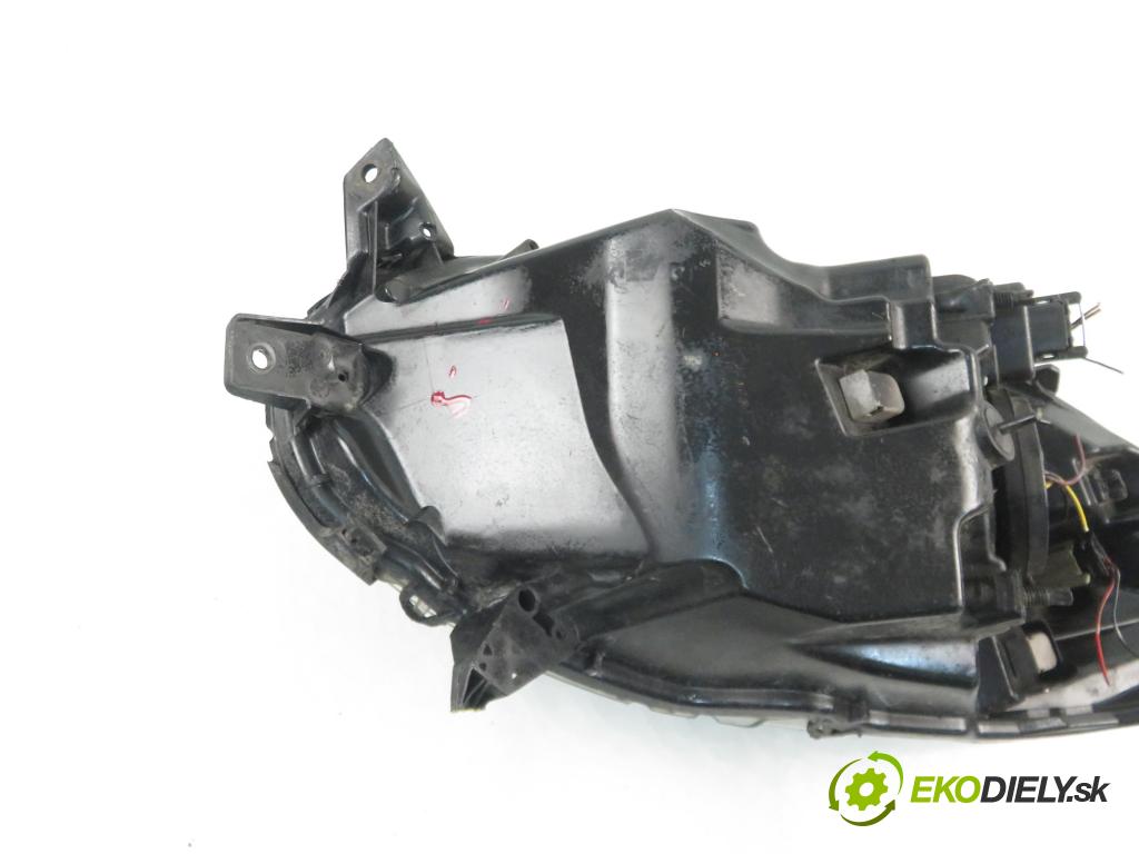NISSAN MICRA III (K12) HB 2003 59,00 1.2 16V - CR12DE 1240,00 Svetlo PP