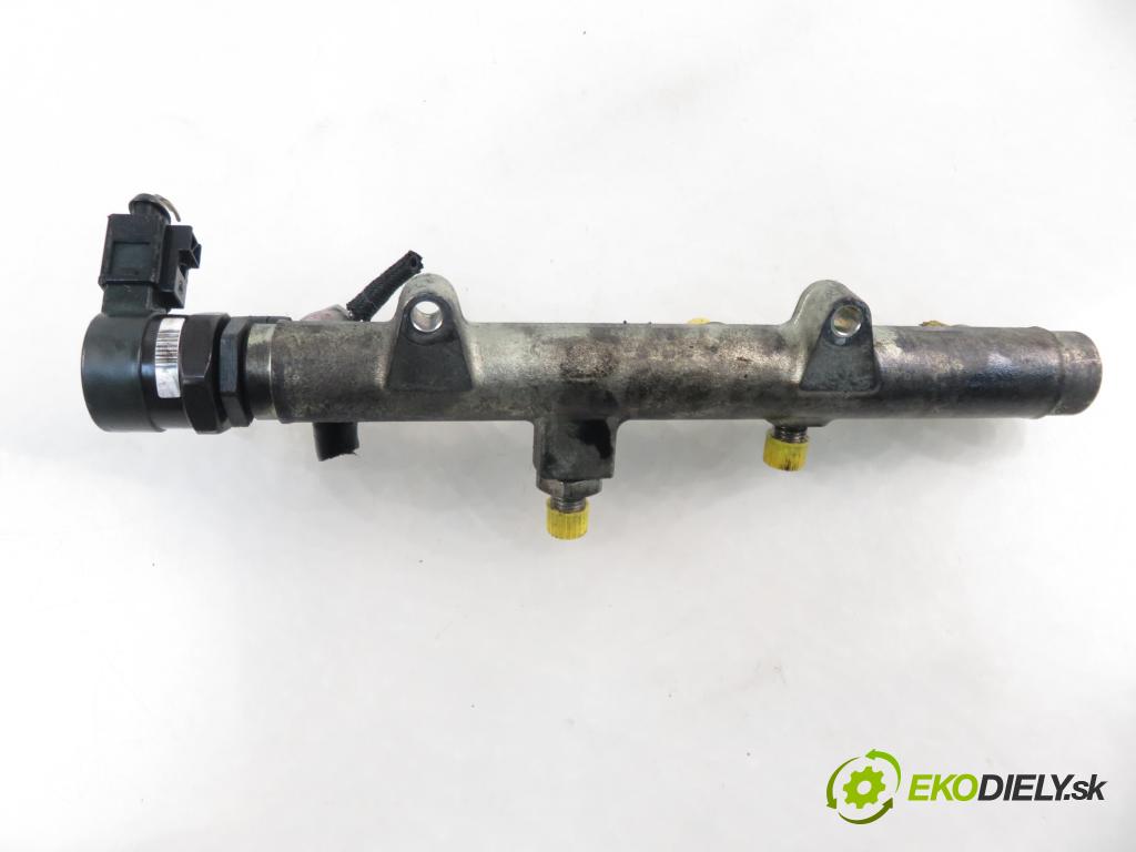 AUDI A6 (4F2, C6) SEDAN 2004 165,00 3.0 TDI quattro - BMK 2967,00 Lišta vstrekovacia 059130089D (Vstrekovacie lišty)