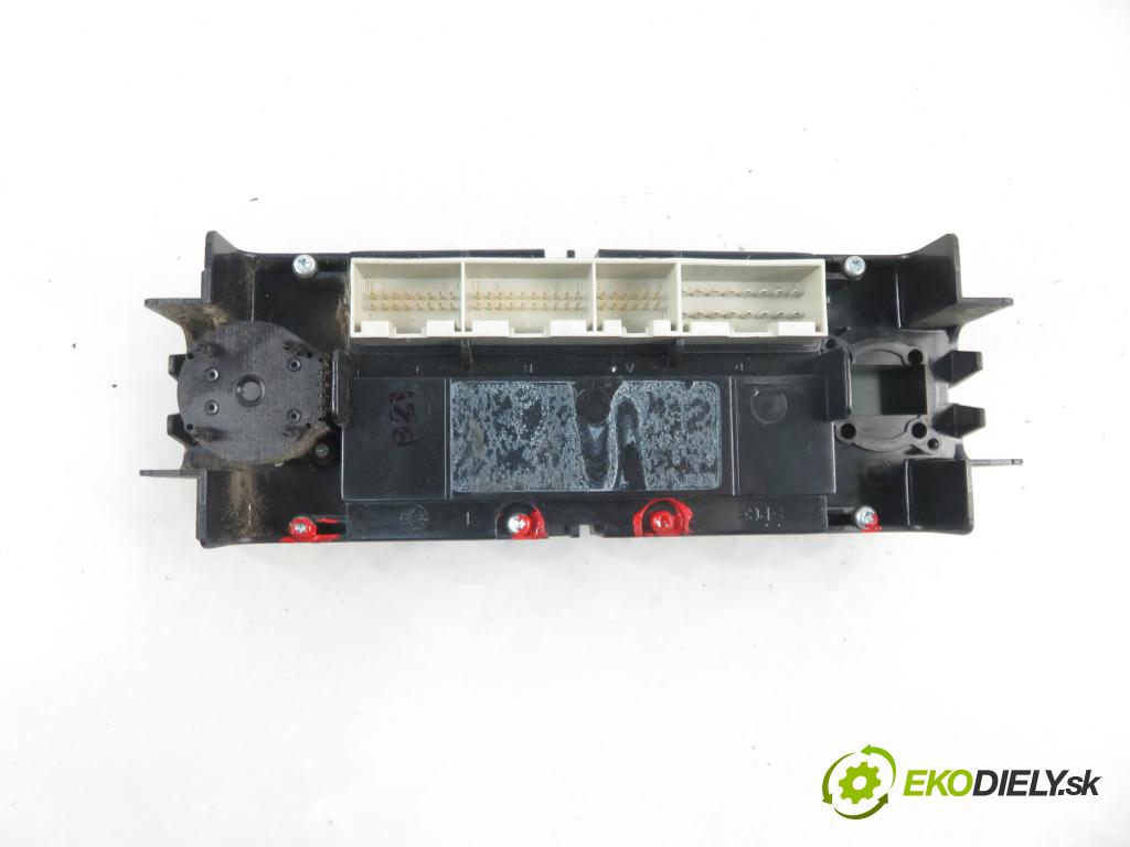 VW GOLF IV (1J1) HB 2000 55,00 1.4 16V - AXP 1390,00 Panel kúrenia KLIMATRONIK