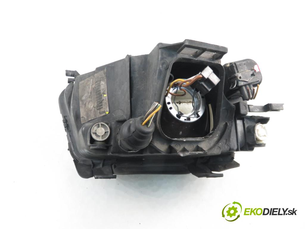 AUDI A4 Avant (8D5, B5) KOMBI 1998 66,00 1.9 TDI - AHU 1896,00 Svetlo LP 8D0941003A