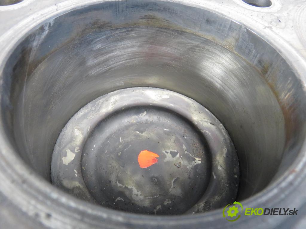 MERCEDES-BENZ VARIO Autobus (B670) AUTOBUS 1996 100,00 O 814 - OM 904.908 4249,00 blok Motor OM904908 ; OM904LAII1 (Blok motora)