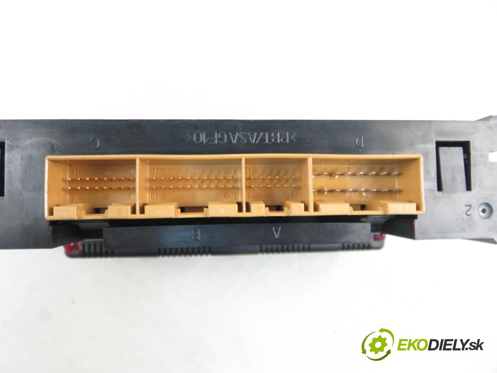 AUDI A4 (8D2, B5) SEDAN 1998 66,00 1.9 TDI - AHU 1896,00 Panel kúrenia KLIMATRONIK 8L0820043D ; 5HB00760804